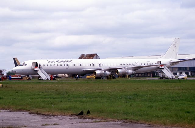 N27UA - Douglas