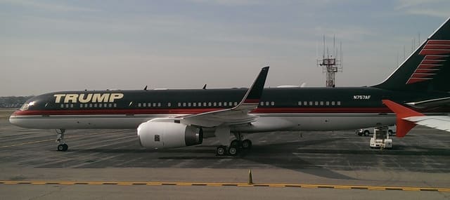 N757AF - Twin-engine aircraft