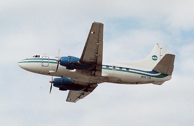 N967M - Twin-engine aircraft