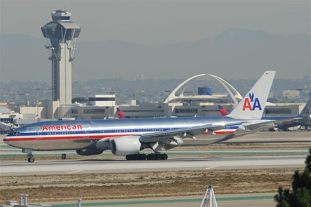 N755AN - Twin-engine aircraft