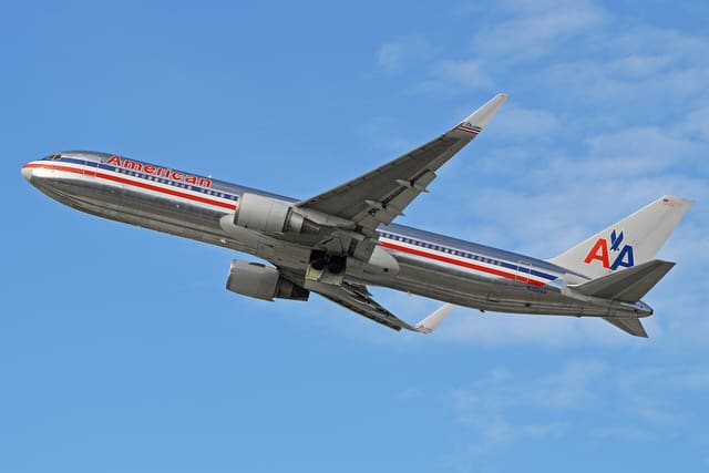 N352AA - Boeing