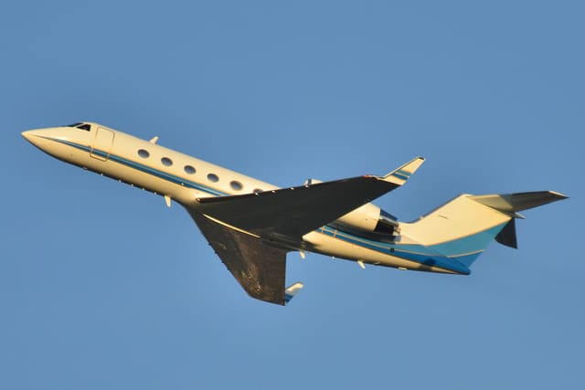 N68AL - Business jet