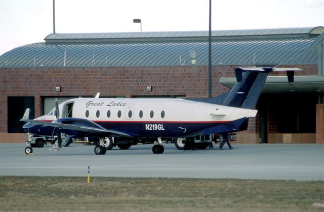 N219GL - Twin-engine aircraft