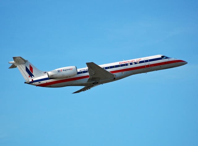 N716AE - Twin-engine aircraft