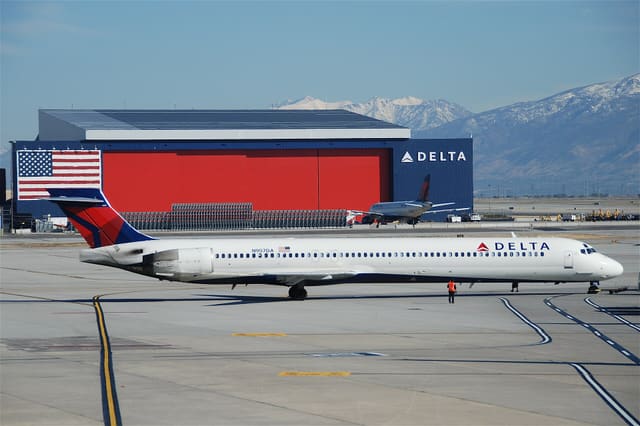N907DA - Aircraft