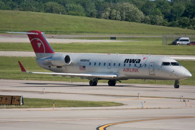 N8884E - Aircraft