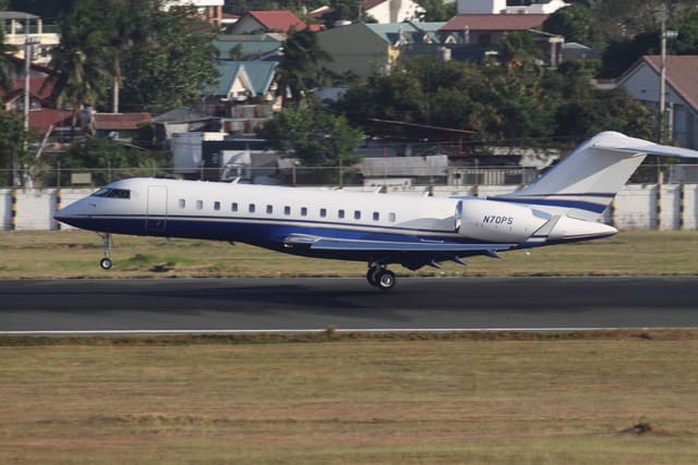 N70PS - Business jet