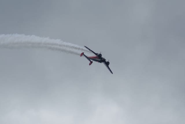 N9109R - Twin-engine aircraft