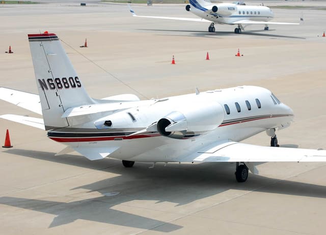 N688QS - Business jet