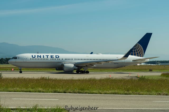 N667UA - Boeing