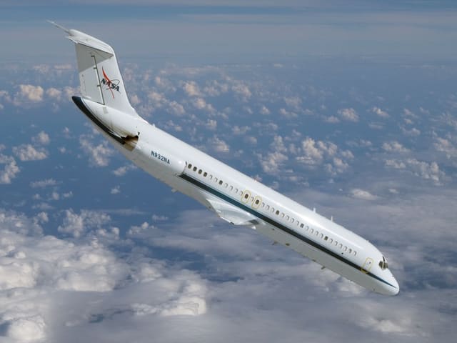 N932NA - Business jet