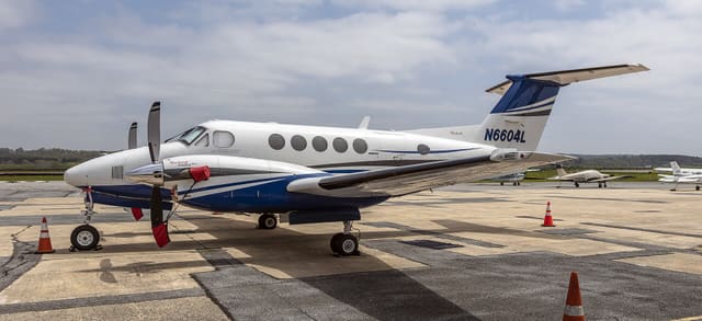 N6604L - Beechcraft