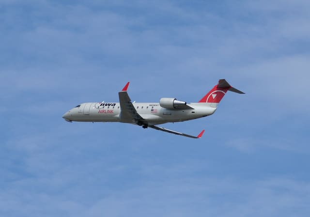 N836AY - Bombardier