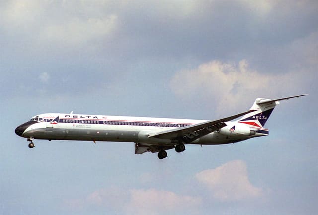 N938DL - Twin-engine aircraft
