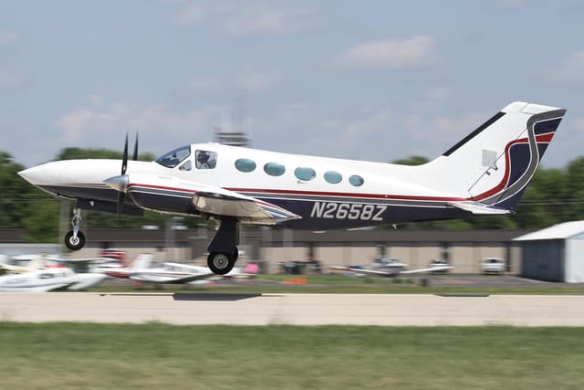 N2658Z - Twin-engine aircraft