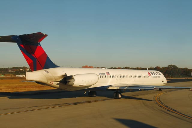 N904DE - Aircraft