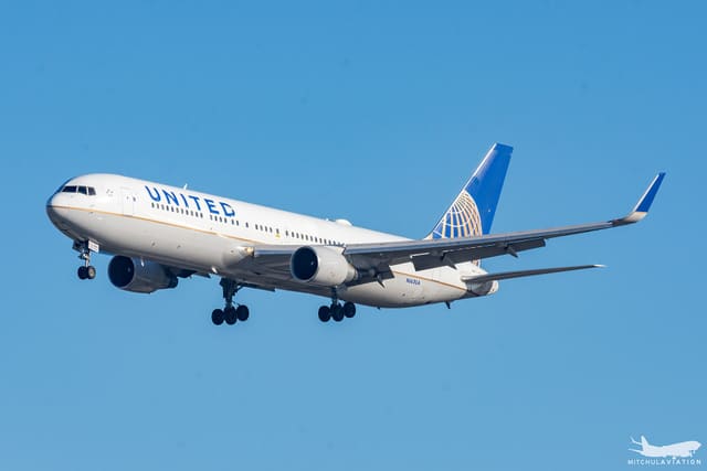 N663UA - Boeing