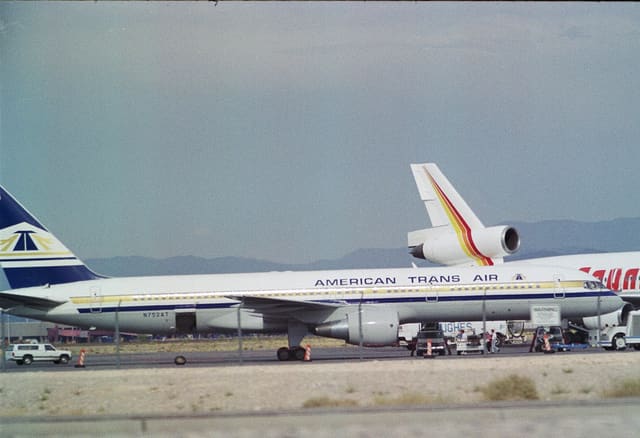 N752AT - Douglas