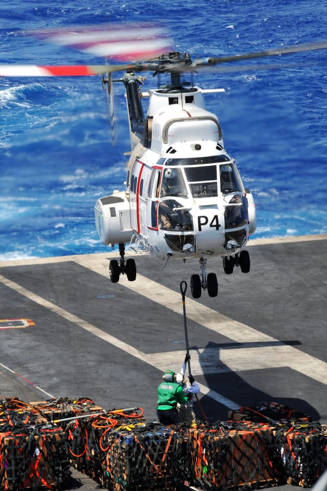 N330KW - Helicopter