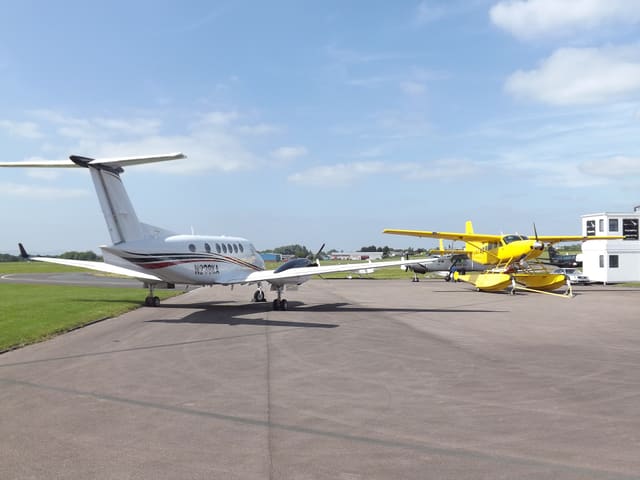 N238KA - Twin-engine aircraft