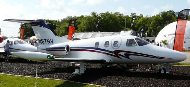 N67NV - Business jet