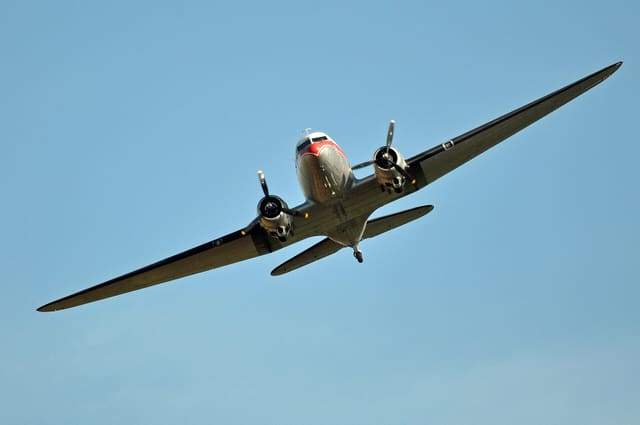 N49AG - Twin-engine aircraft