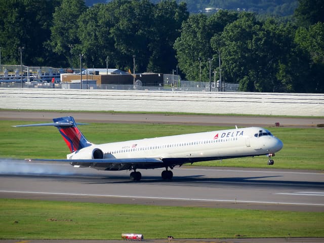 N901DA - Twin-engine aircraft