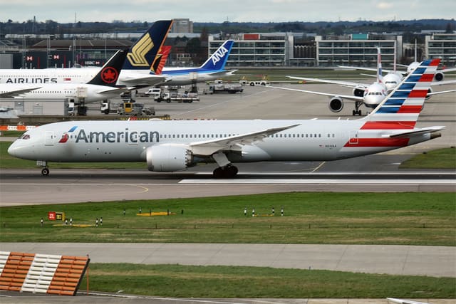 N833AA - Boeing