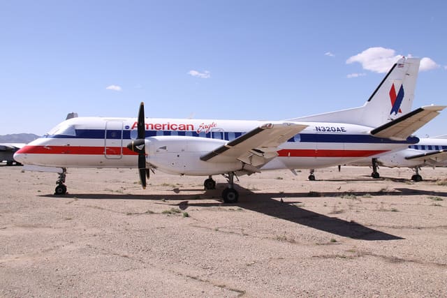 N320AE - Twin-engine aircraft