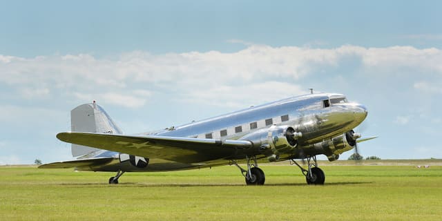  - Twin-engine aircraft