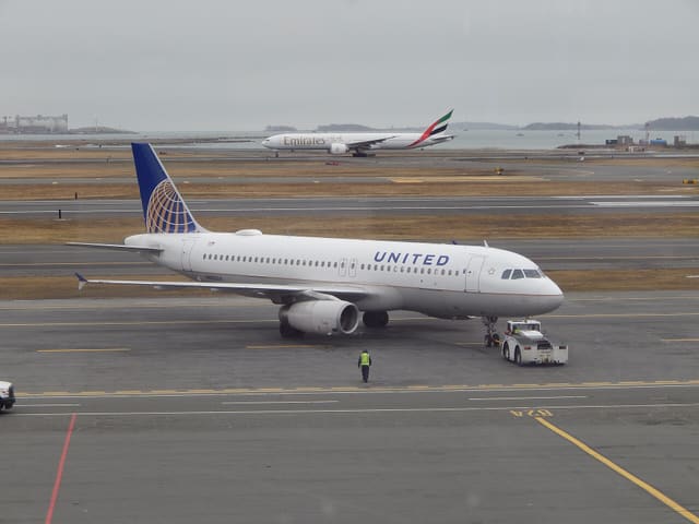 N405UA - Airbus