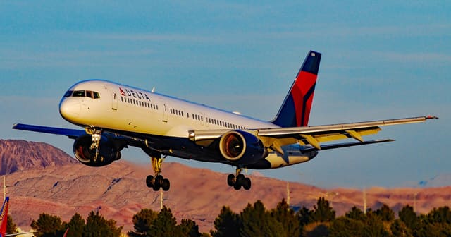 N694DL - Boeing