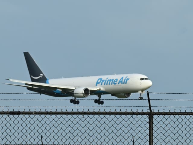 N1321A - Twin-engine aircraft