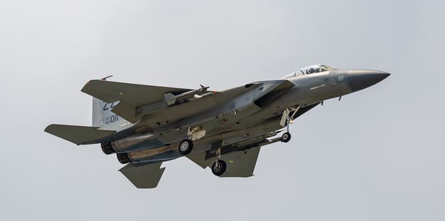  - Twin-engine aircraft