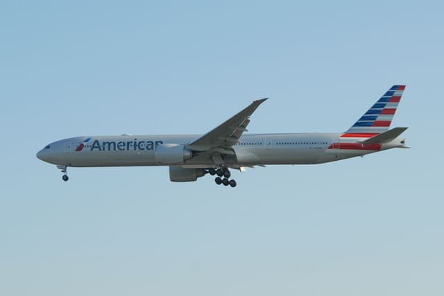 N720AN - Twin-engine aircraft