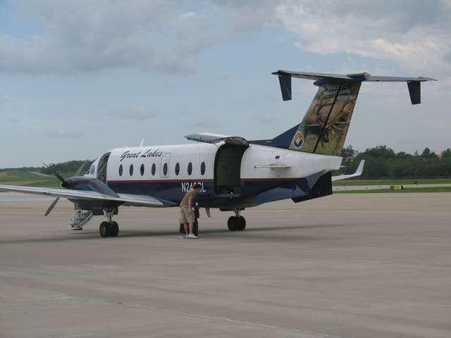 N245GL - Beech