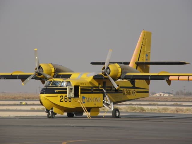 N266NR - Twin-engine aircraft