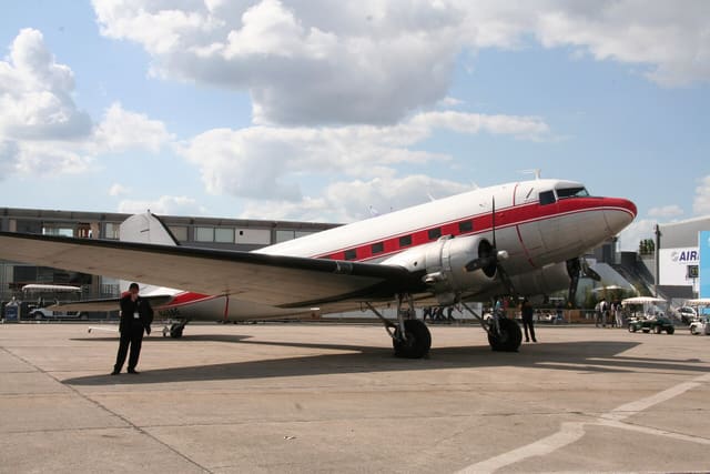 N49AG - Douglas