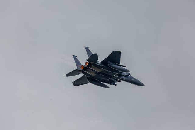  - Twin-engine aircraft