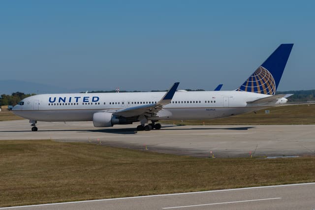 N649UA - Boeing