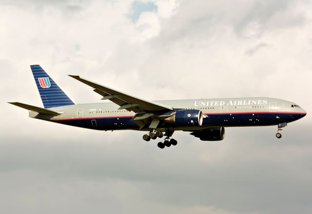 N228UA - Boeing