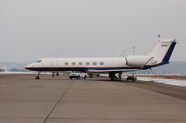 N16NK - Business jet