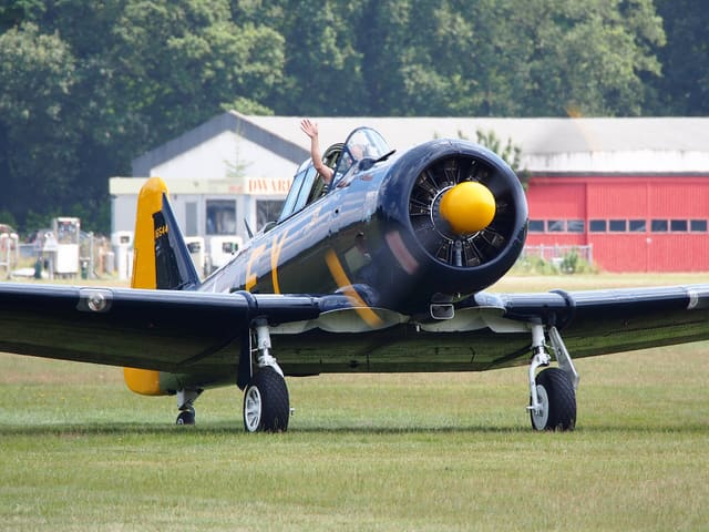 N13FY - Warbird