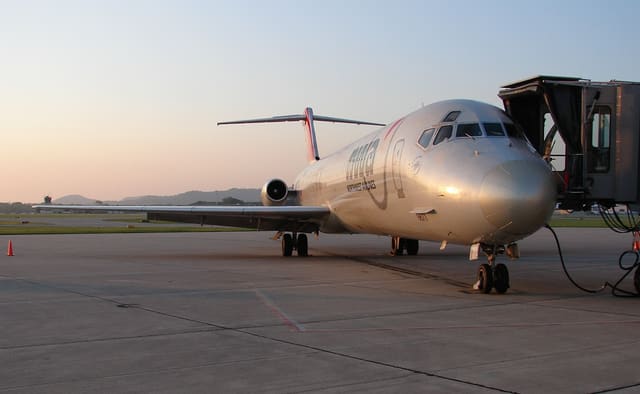 N786NC - Twin-engine aircraft