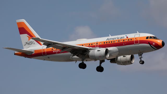 N742PS - Twin-engine aircraft