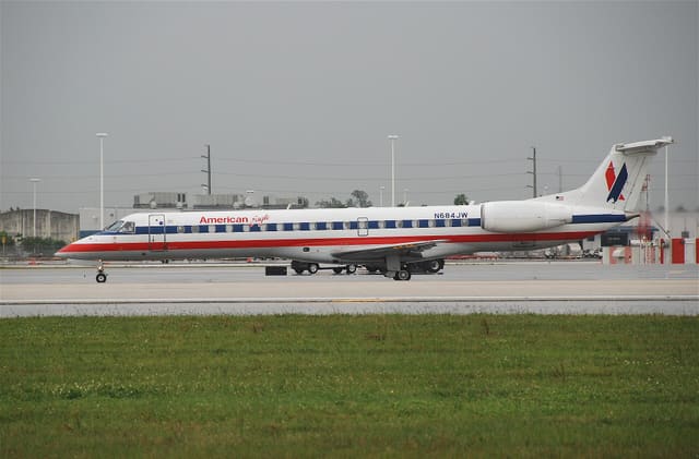 N684JW - Embraer