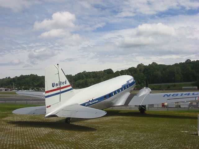 N814CL - Douglas
