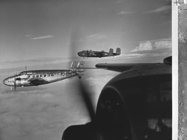  - Twin-engine aircraft