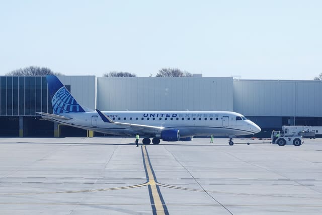 N755YX - Embraer