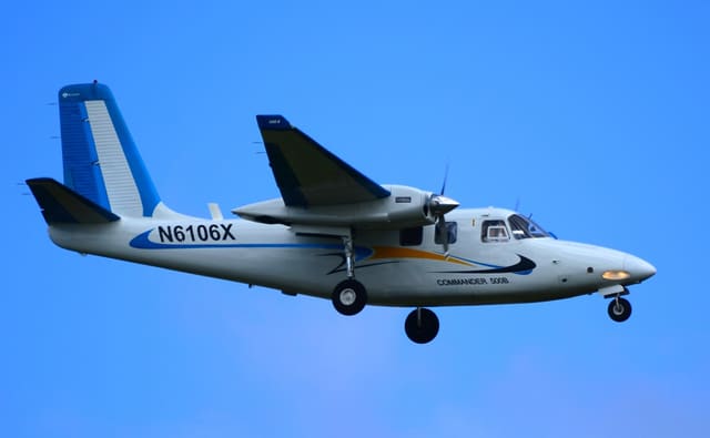 N6106X - Twin-engine aircraft